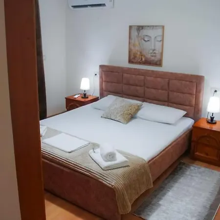 Meri'S Apartment Shkoder Exterior photo